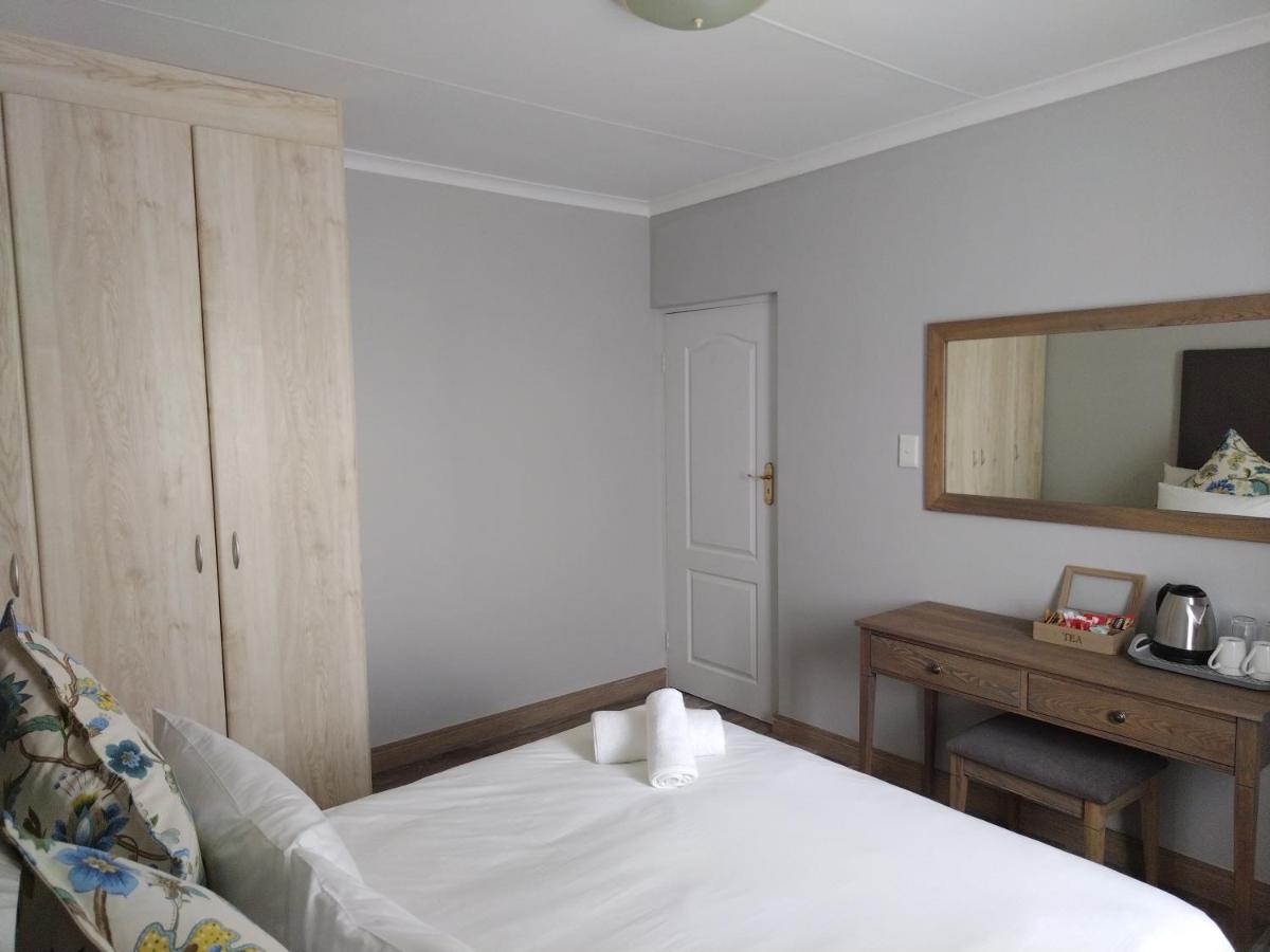 Blue Owl Guest House Моссел-Бей Экстерьер фото