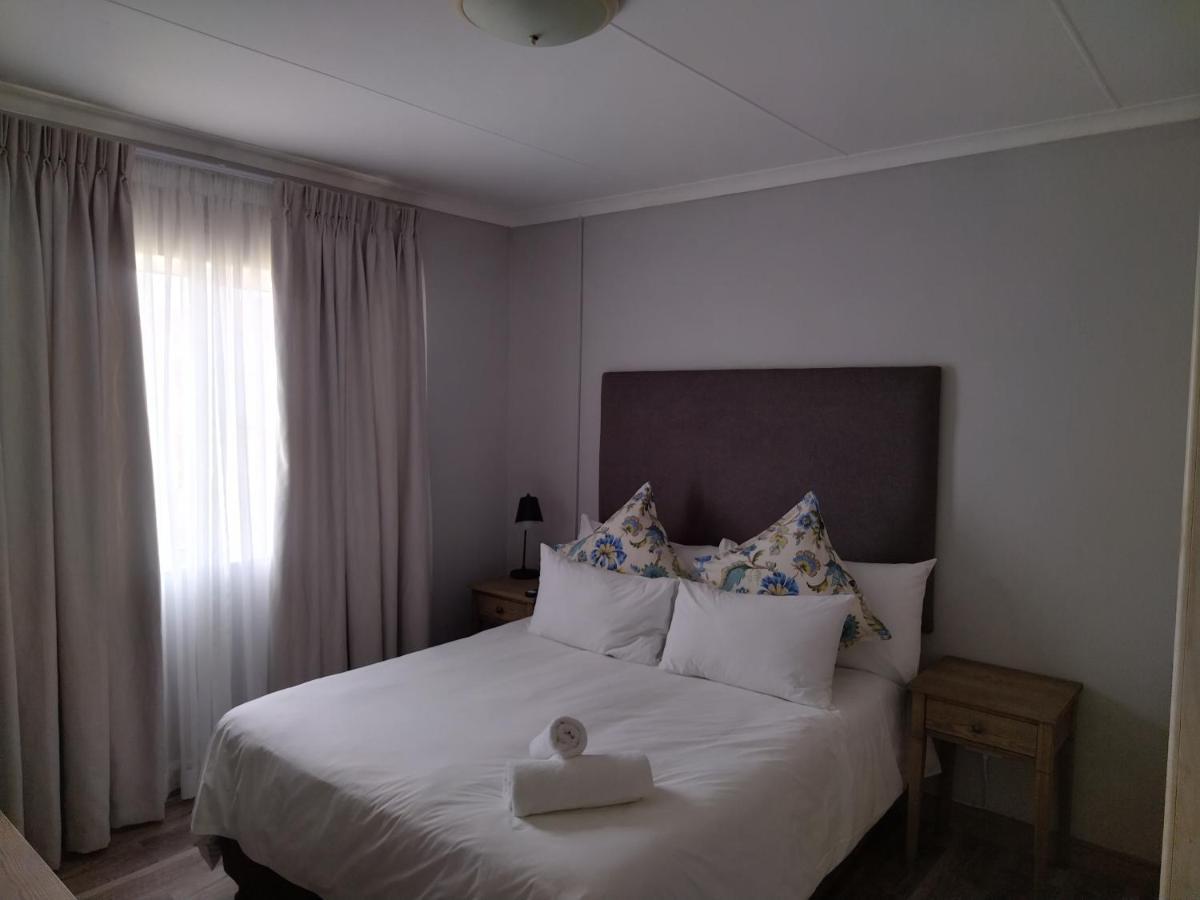 Blue Owl Guest House Моссел-Бей Экстерьер фото